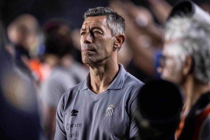 Santos foi condenado por FIFAs para Pedro CAIXinha quase US $ 15 milhões