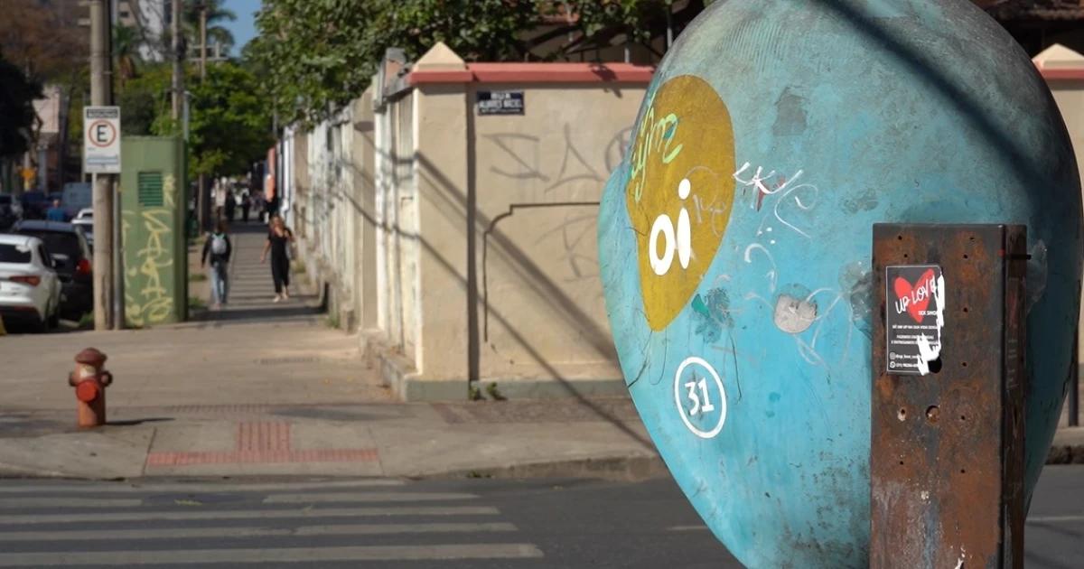 Where is the payphone?Belo Horizonte turned off its public telephone last year - the radio