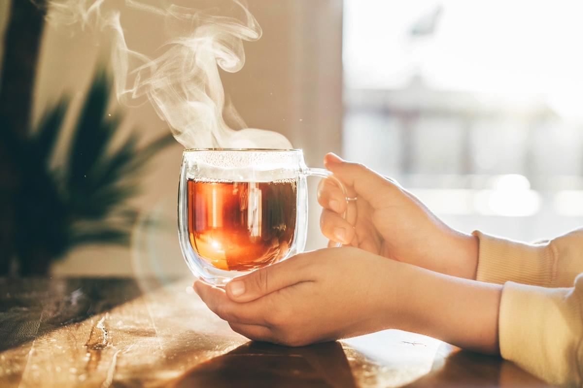 A study found that drinking water, coffee and tea are linked to longer life
