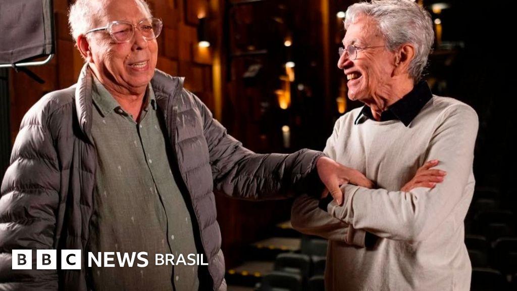 Pam and treuliod of macale jars 40 Mlyneddd for her mother tongue Veloso - Brasil