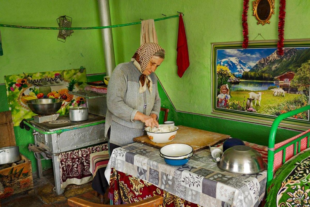 With a lonely witzour house in the mountains, without electricity, silence panels, dogs and wild wil...