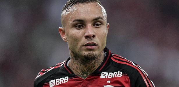 Everton Cebolina deixa futuro do Flamengo em aberto: 'Quero jogar'